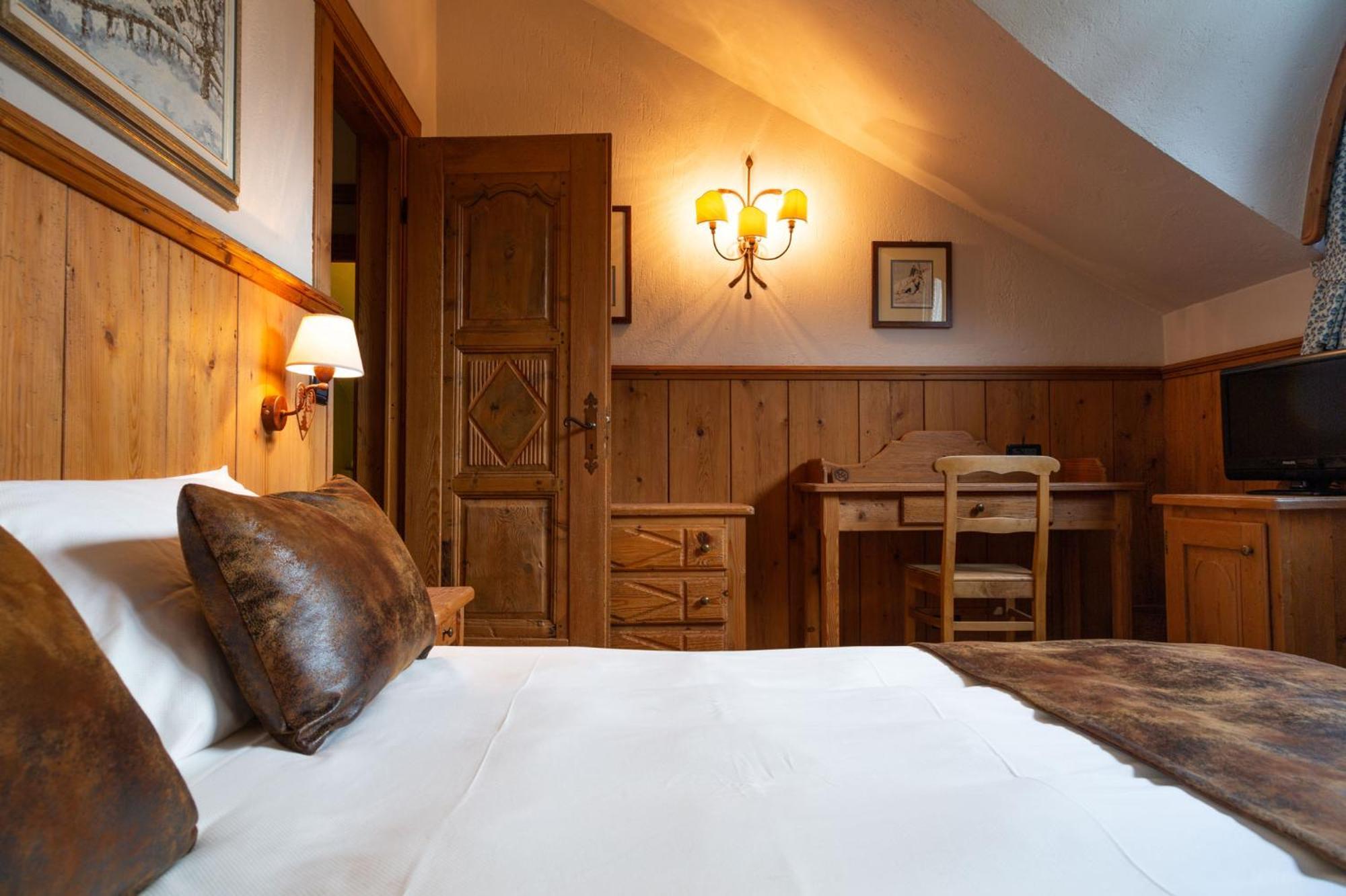 Bouton D'or - Courmayeur