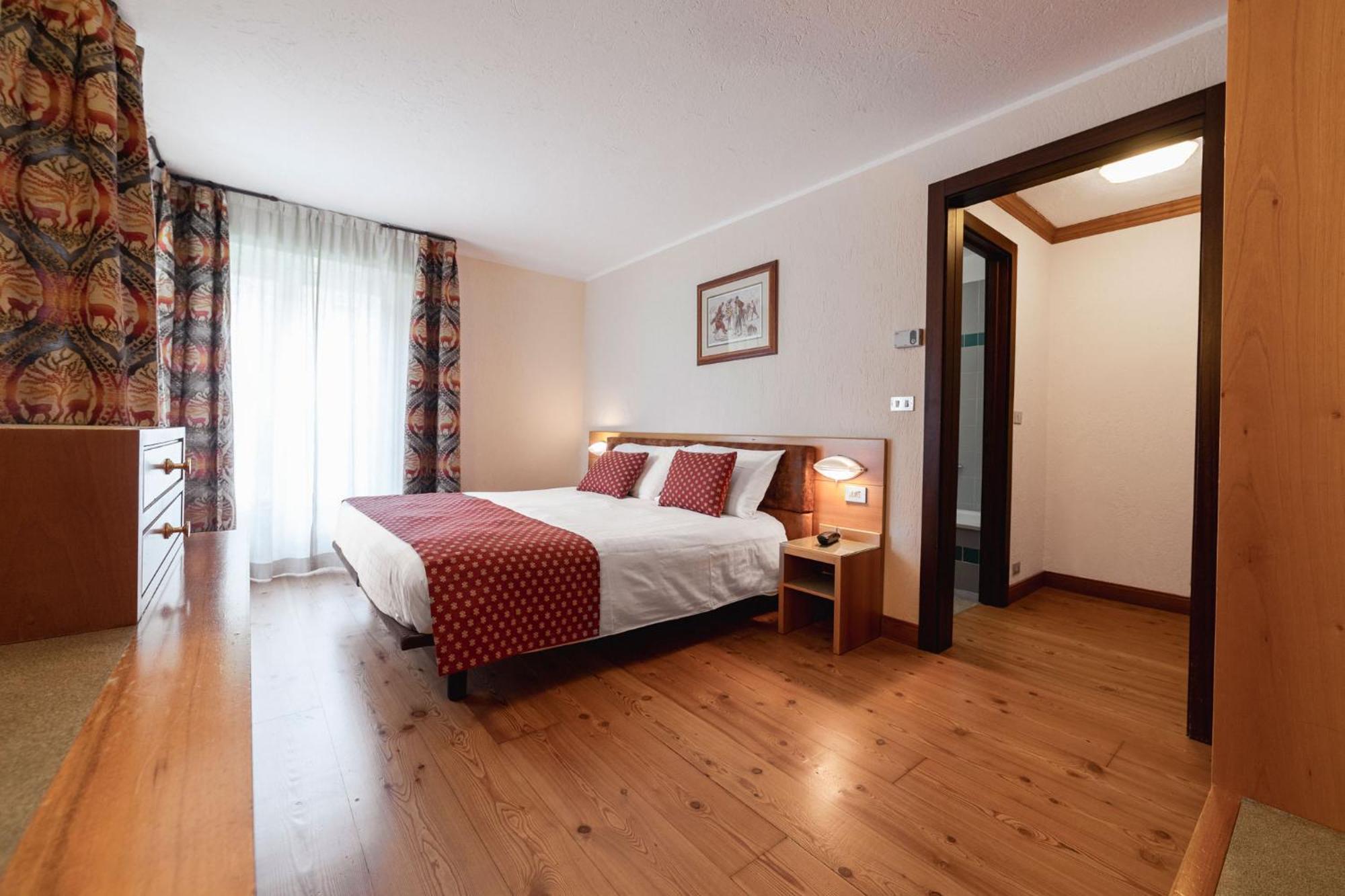 Bouton D'or - Courmayeur