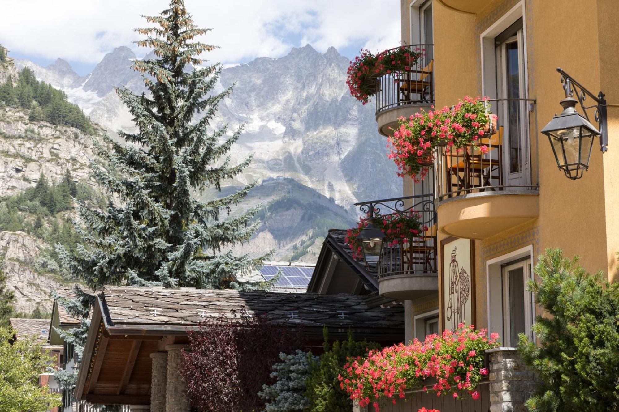 Bouton D'or - Hotel Courmayeur