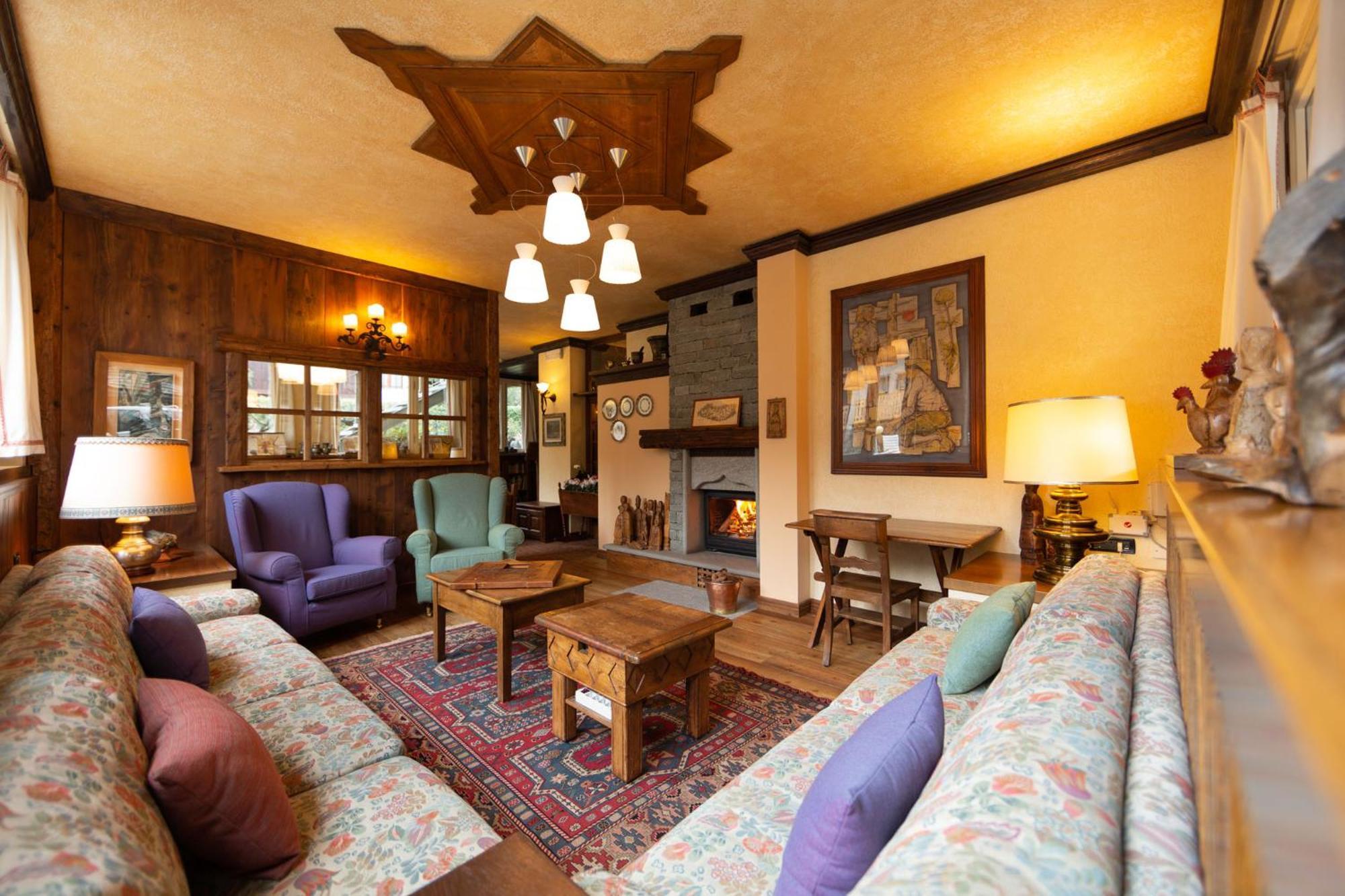Bouton D'or - Courmayeur